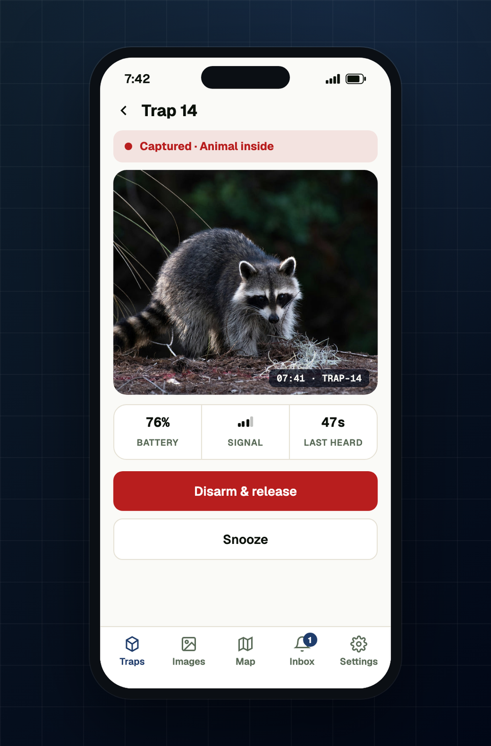 OcuTrap mobile app: captured trap detail with disarm and release controls